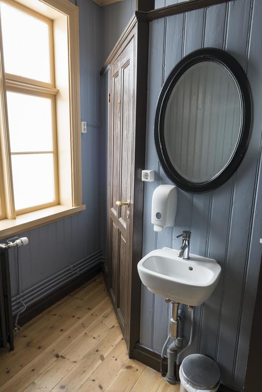 Einarshusid Guesthouse Bolungarvík Esterno foto